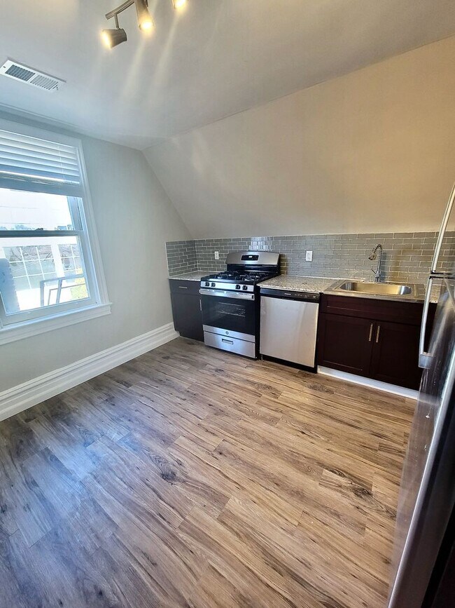 Foto del edificio - 5817 Alder St