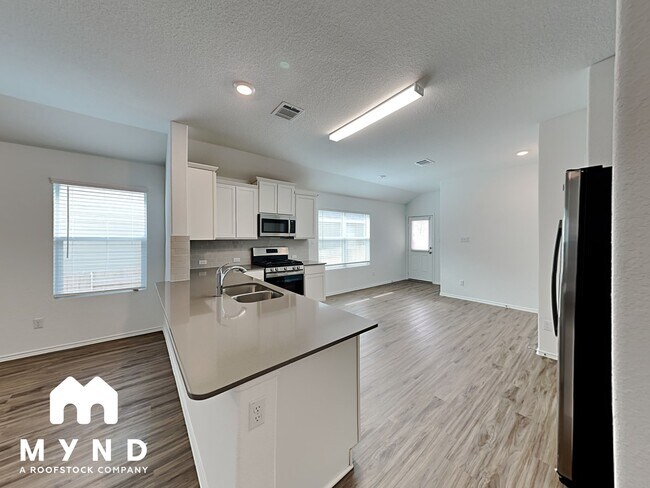 Building Photo - 222 Majestic Cedar Dr