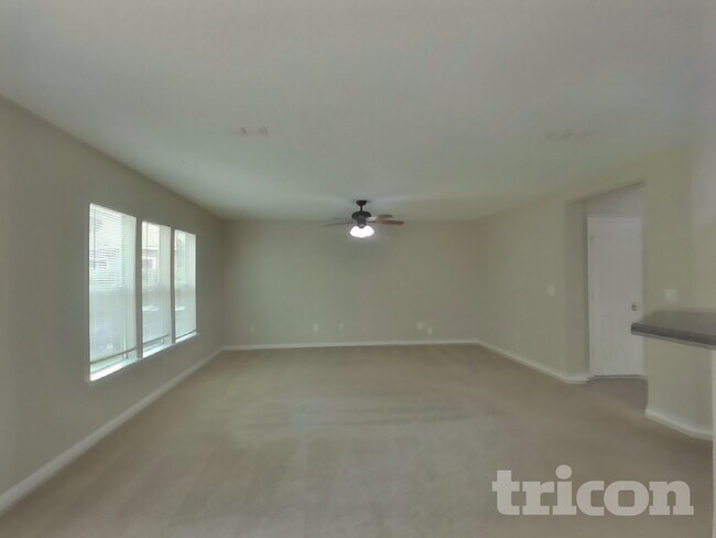 Foto del edificio - 12034 Alexandra Dr