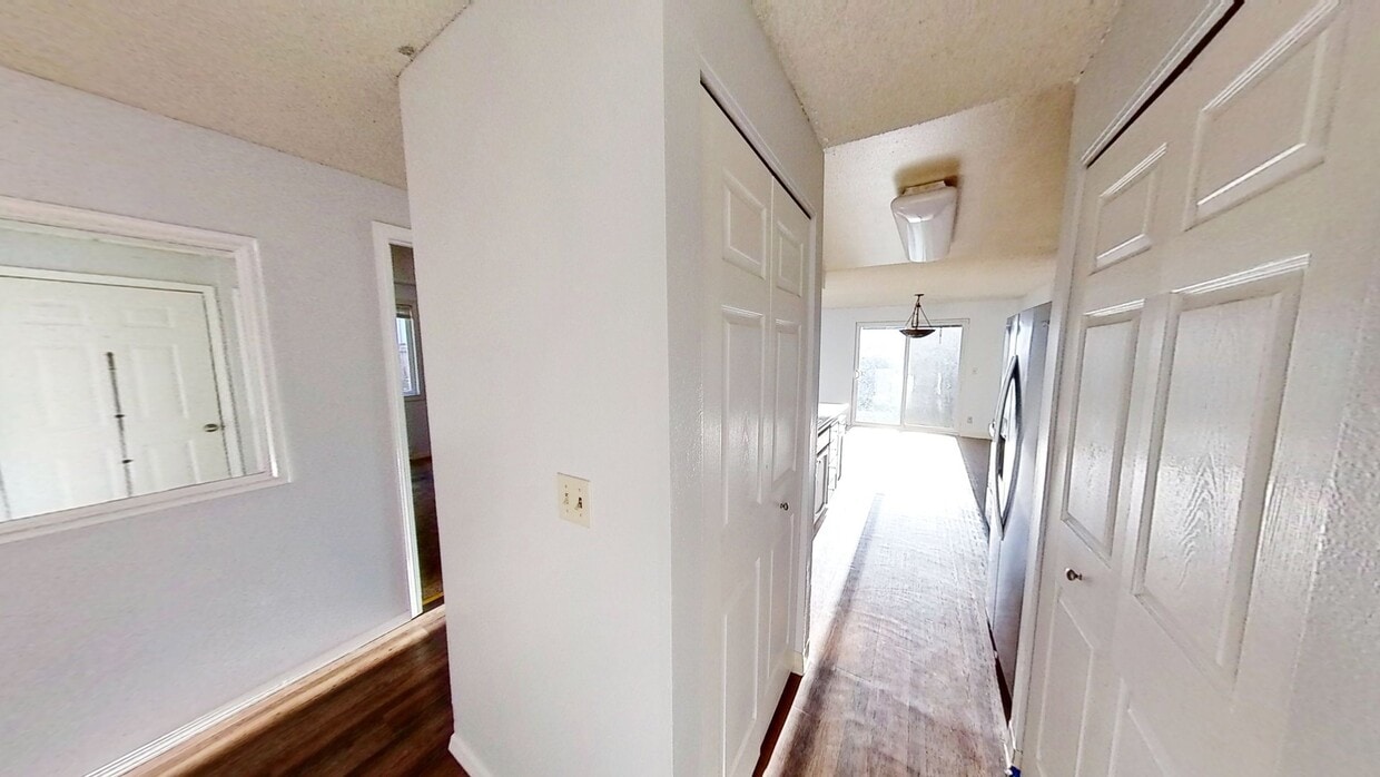 Photo - Open & spacious Beaverton duplex with fenc... Townhome