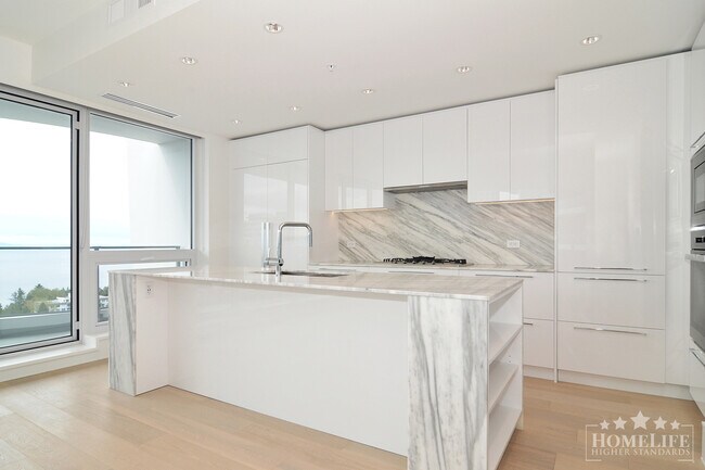 Building Photo - Stunning Ocean View 2-Bedroom 3 bathroom Home at Foster Martin