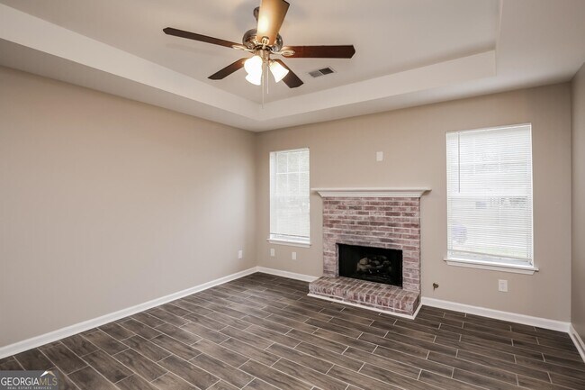 Foto del edificio - 6885 Bannister Park Ln