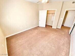 Building Photo - 5655 E Sahara Ave