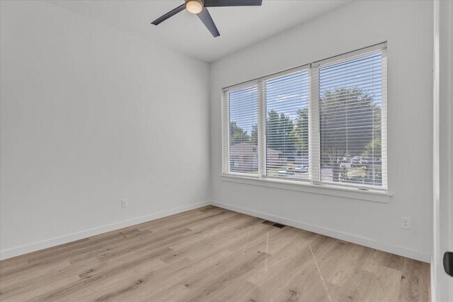 Foto del edificio - 1625 NW 16th St