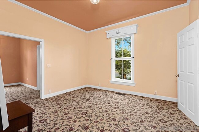 Building Photo - 1030 Whaley St