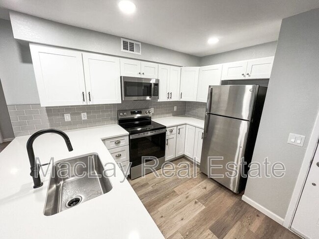 Photo - 1014 E Spence Ave Apartment