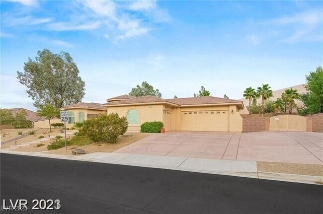 Building Photo - 1062 San Andreas St