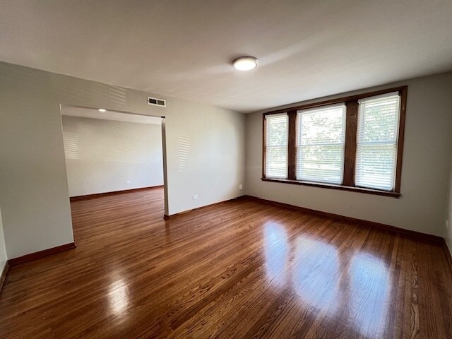 Building Photo - 3905 W Schubert Ave