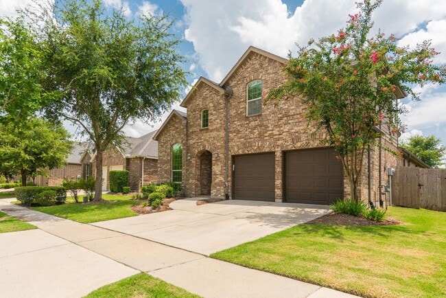 Building Photo - 8118 Little Scarlet St