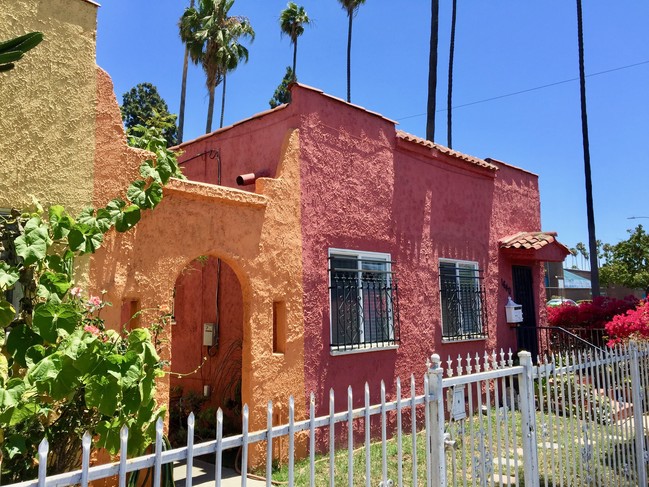 Building Photo - 1638-1640 S Bronson Ave