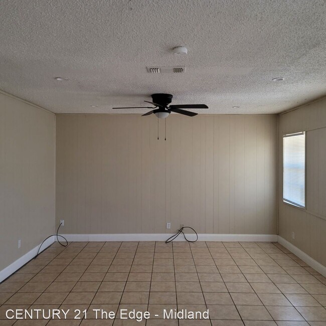 Building Photo - 2 br, 1 bath House - 2811 Roosevelt Ave.