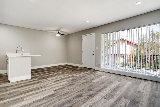 Building Photo - 508 Branard St