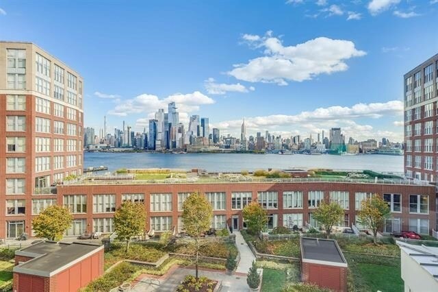 Foto del edificio - 1125 Maxwell Ln