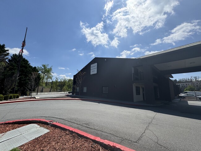 Foto del edificio - 765 Cobb Place Blvd NW