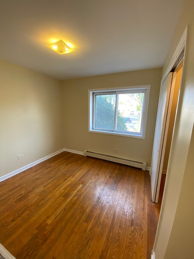 Second bedroom - 550 N Ardmore Ave