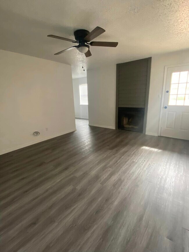 Foto del edificio - Glen Oaks Apartments