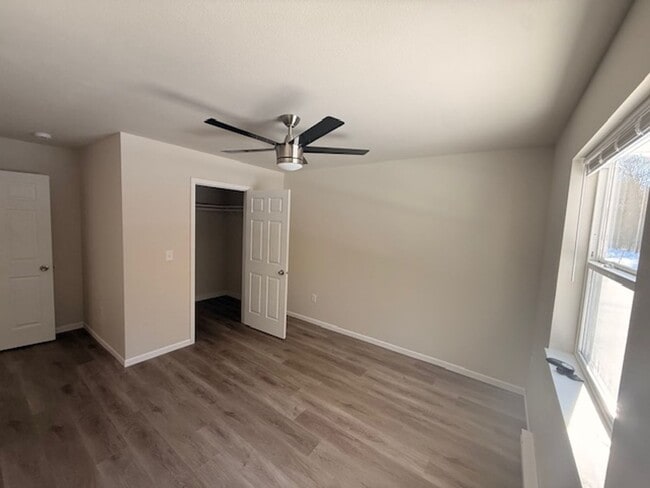 Building Photo - 3 Bedroom Duplex