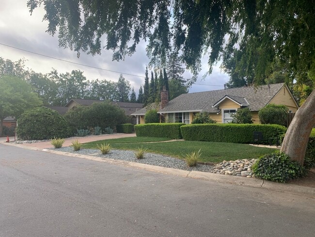 Building Photo - Apple Blossom Manor: Charming 2 Bedroom, 1...