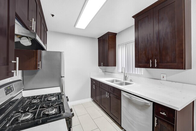 Building Photo - Tuscani Villas