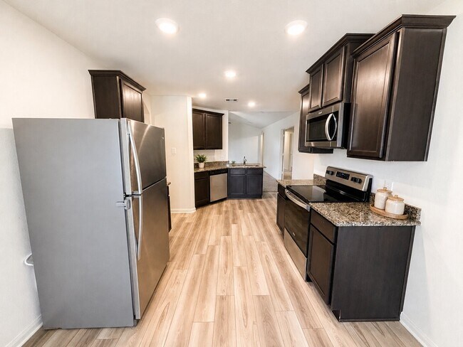 Building Photo - 7942 Vacek Meadows Loop