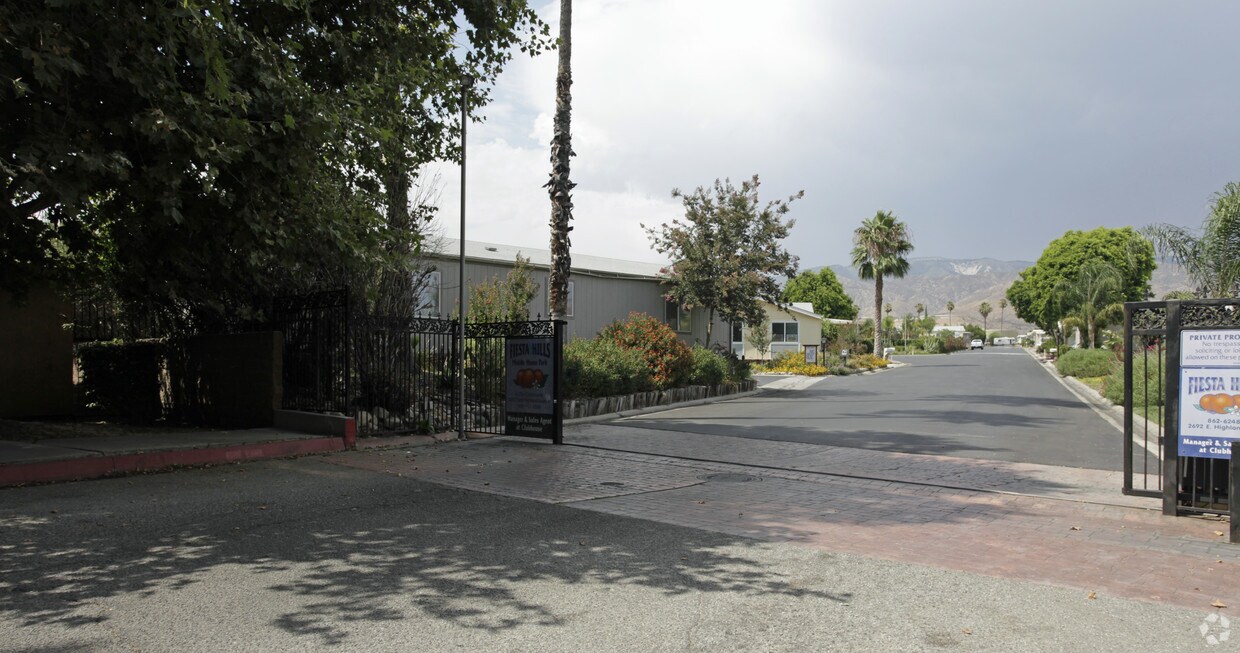 Foto del edificio - Fiesta Hills Mobile Home Park
