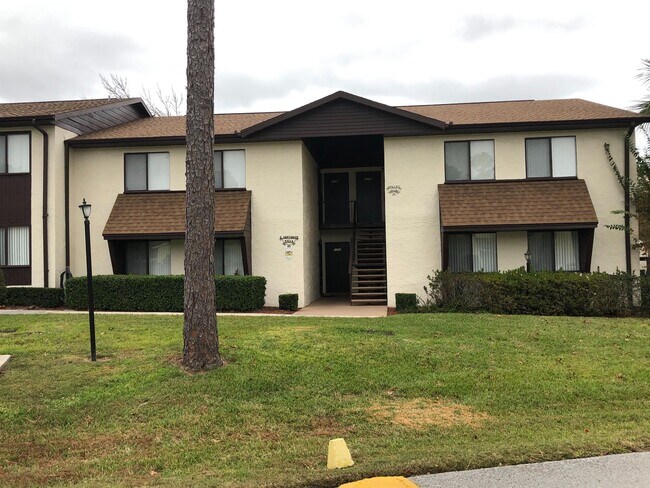 Foto del edificio - 550 Fairways Dr