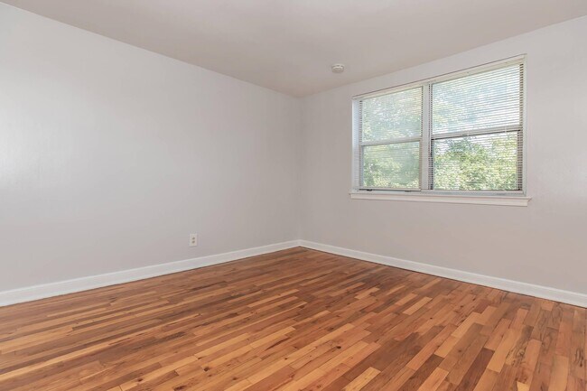 Foto del edificio - 114 Wayne Rd