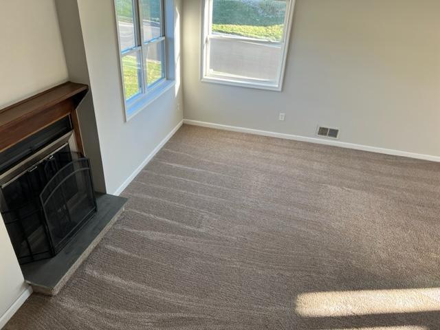 Building Photo - End unit 2 bdrm 2.5 bath in Green Valley