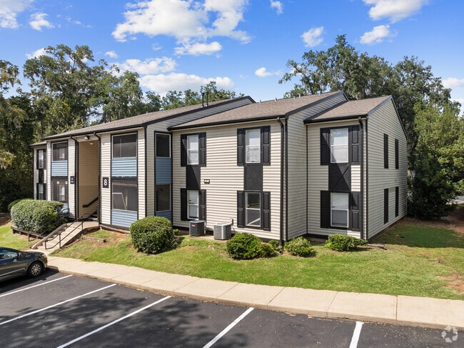 Sienna Square - Primary View - Sienna Square - Modern Living