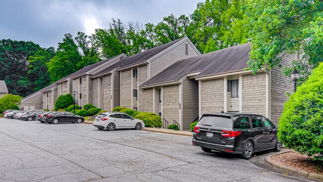 Building Photo - 1508 Benjamin Pky