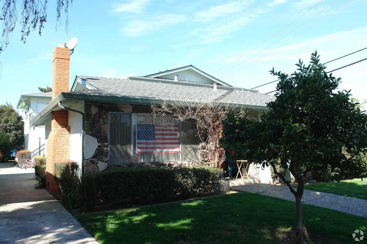 Building Photo - 1445 Eden Ave