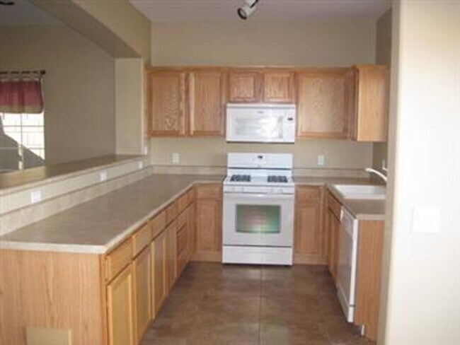 Foto del edificio - 2 Bedroom 2 Bath in Mountain Gate Contact ...