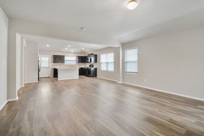 Building Photo - Charming 4-Bedroom Home in Converse with S...