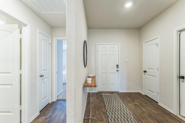 Building Photo - 821 Bahia Pl