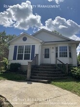 Building Photo - 1044 Tatesbrook Dr