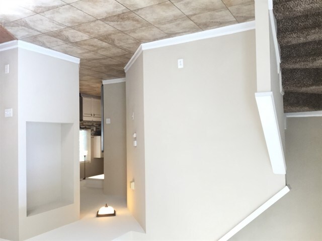 Building Photo - 6046 Creekview Court