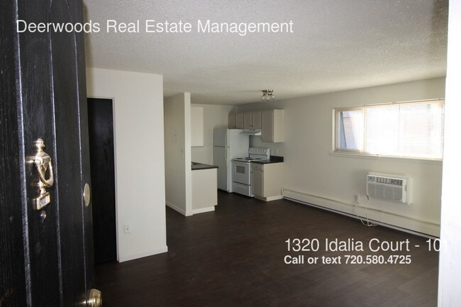 Foto del edificio - 1320 Idalia Ct