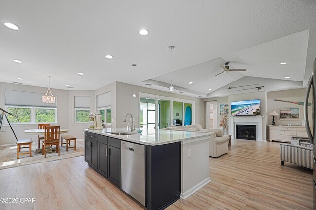 Foto del edificio - 9431 Paradise Dr