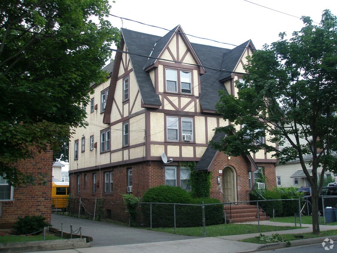Primary Photo - 358 Washington St
