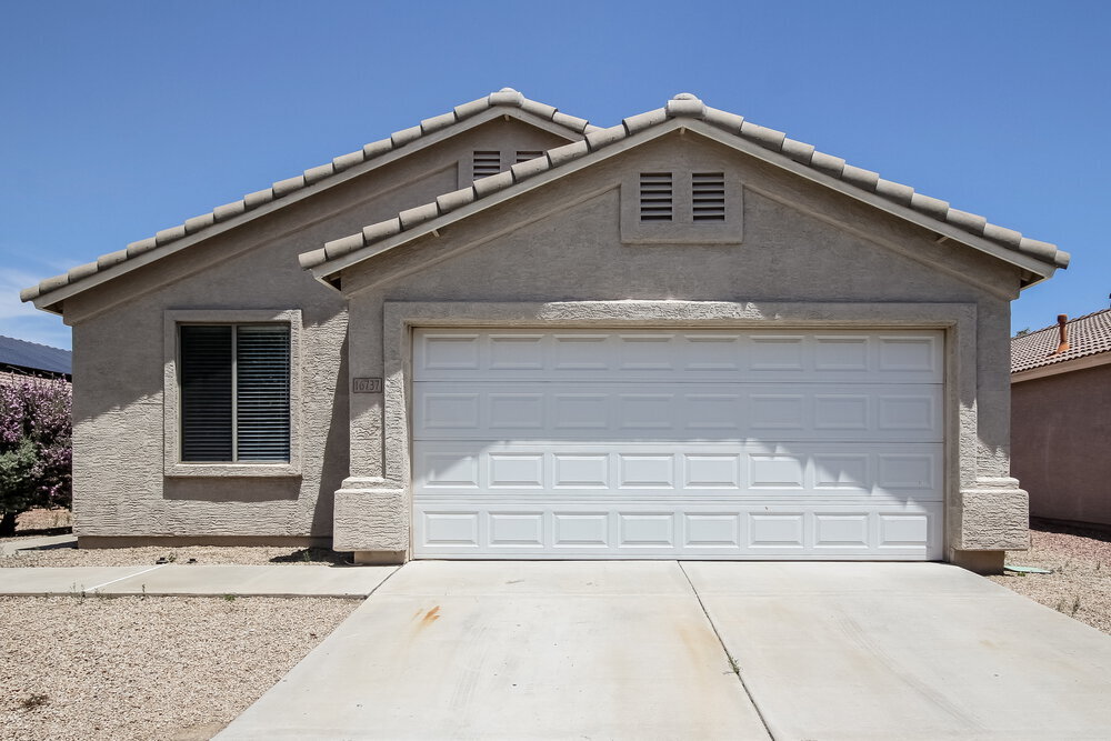 Primary Photo - 16737 N 114th Dr