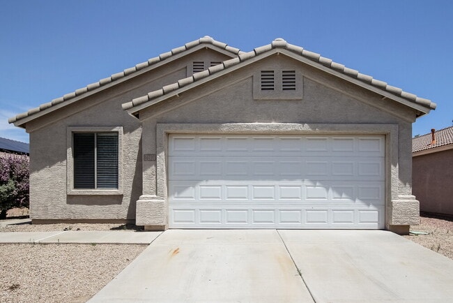 Building Photo - 16737 N 114th Dr