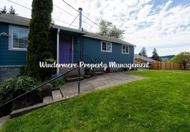 Building Photo - Amazing views, single story, convenient location!