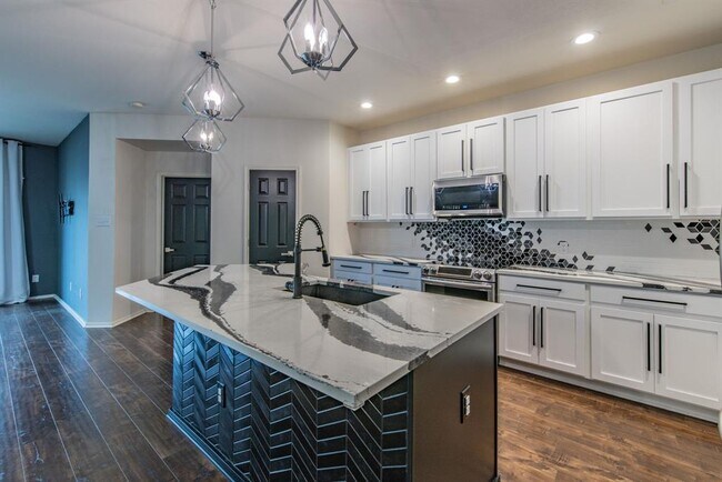 Building Photo - 407 Greener Dr