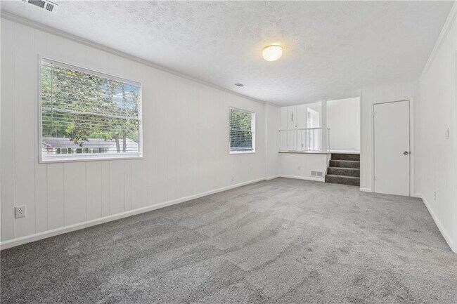 Building Photo - 9176 Greenwood Dr