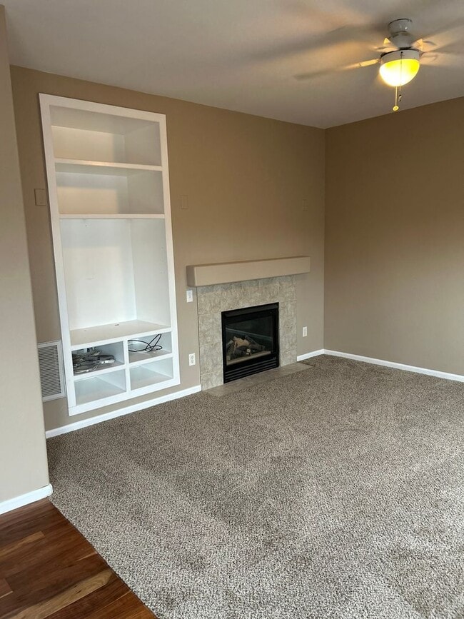 Building Photo - 12421 S Hollow Creek Ct