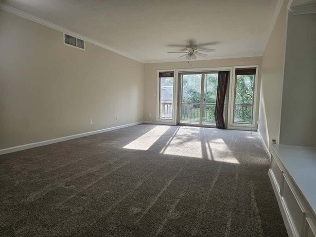 Foto del edificio - 54 Library Ln