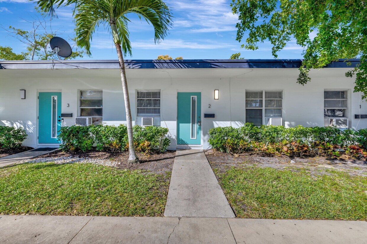 Foto principal - 428 Roseland Dr