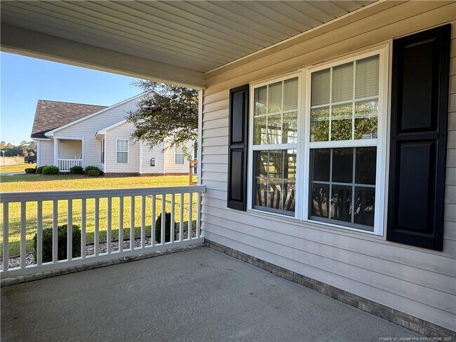 Foto del edificio - 245 Wood Valley Ln