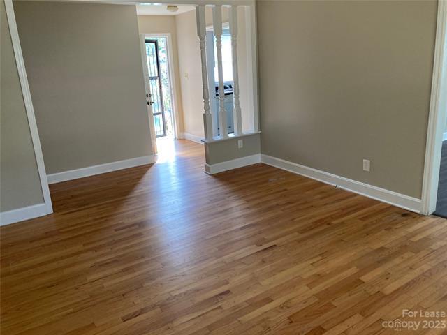 Building Photo - 1332 Grovewood Dr