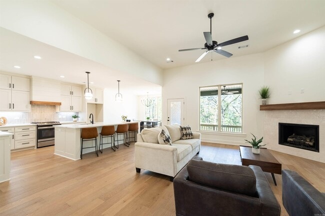 Building Photo - 141 Ridgeview Trl